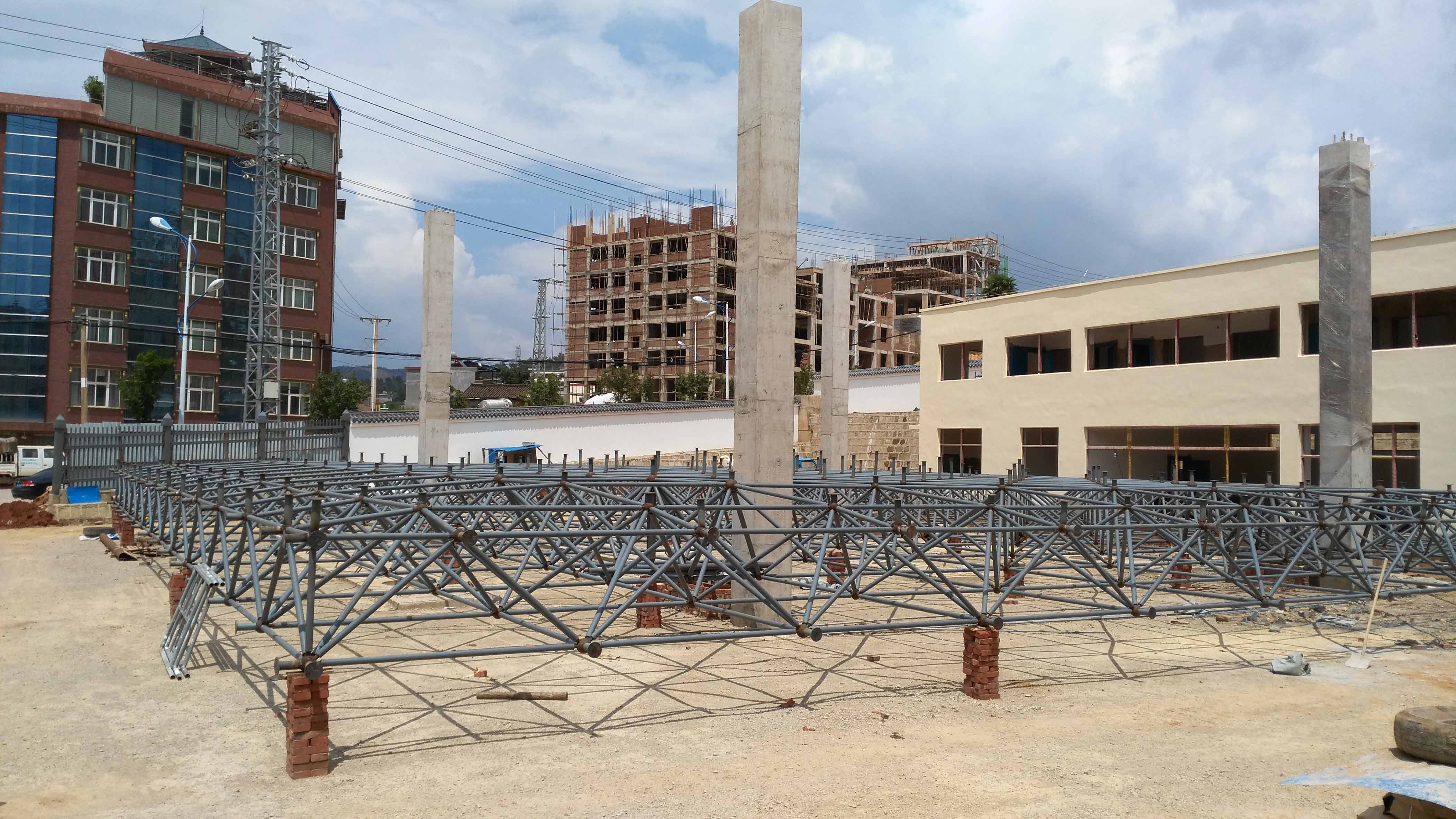 丹阳小型加油站网架