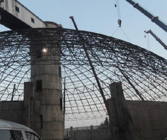 丹阳网架分条或分块安装法